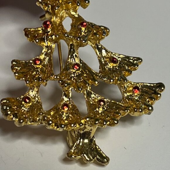 VTG Gold Tone Christmas Tree Red Painted Ornaments Holiday Festive Brooch Pin 2" - Picture 7 of 14